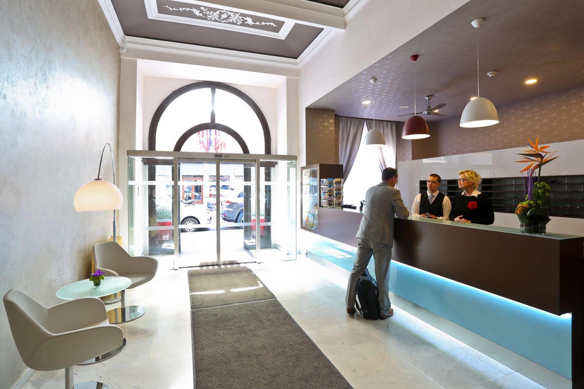 Atlantic Hotell 3*